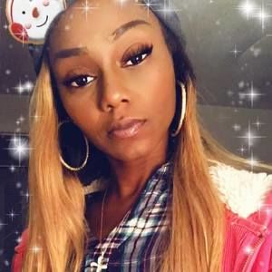 Meet your Posher, Crystal